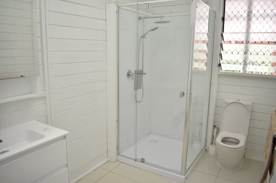 shower and toilet area at Macs Tikioki, Titikaveka, Rarotonga