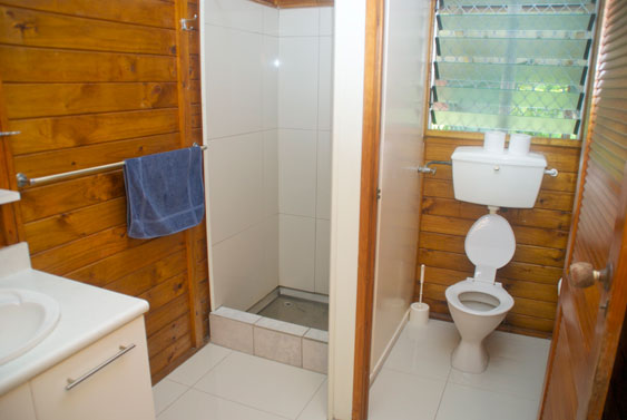 shower and toilet area at Macs Tikioki, Titikaveka, Rarotonga