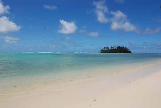 Five minutes stroll from Rarotonga's famous Muri Lagoon