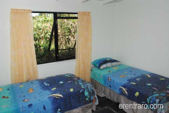 two single beds at Muri Lodge, Rarotonga, Cook Islands
